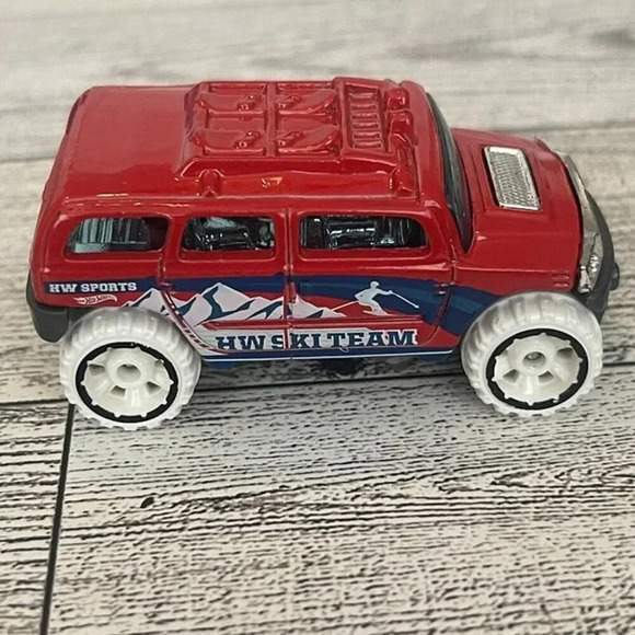 2003 Mattel Hot Wheels Rockster HW Ski Team HW Sports Red Die Cast Vehicle Loose - Picture 1 of 8